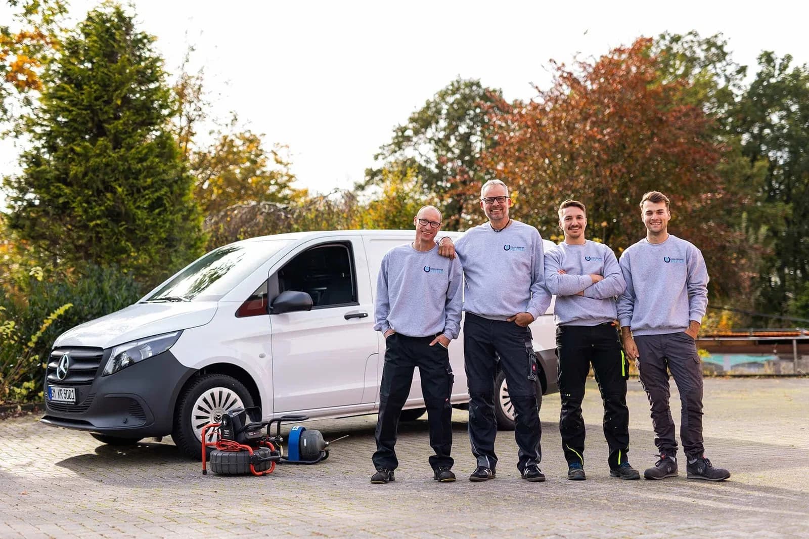 Team von Kanalservice Reiter mit Einsatzwagen in Hannover